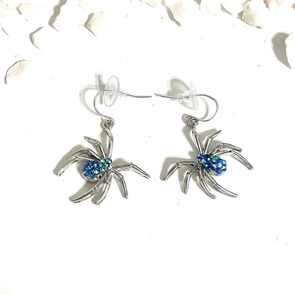 Spider Earrings NEW ITEM - Picture 3 of 3